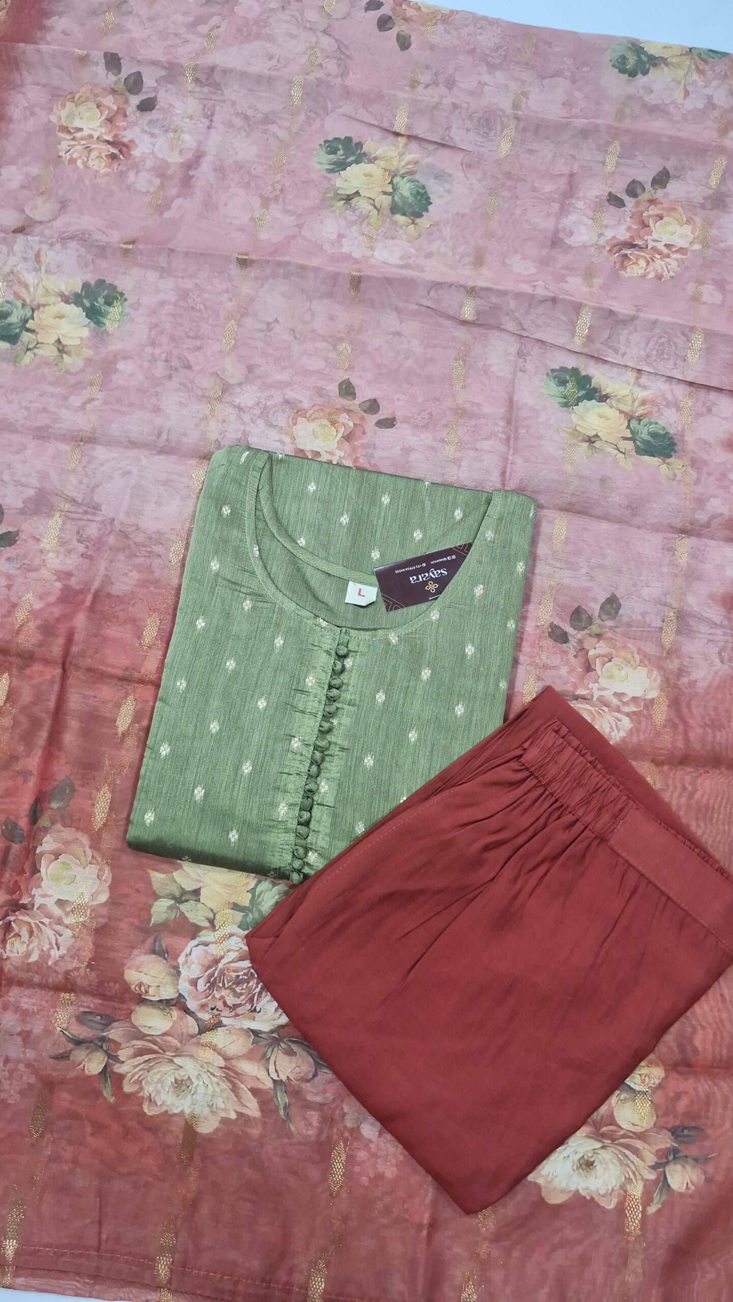 Green Raw silk kurthi set - Image 2